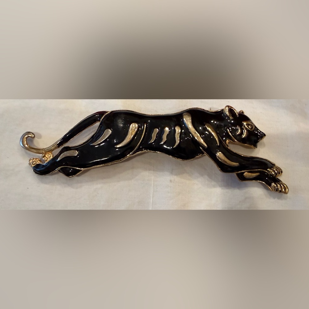 Vintage Mimi Di N  1986 Black Panther Enamel Belt Buckle